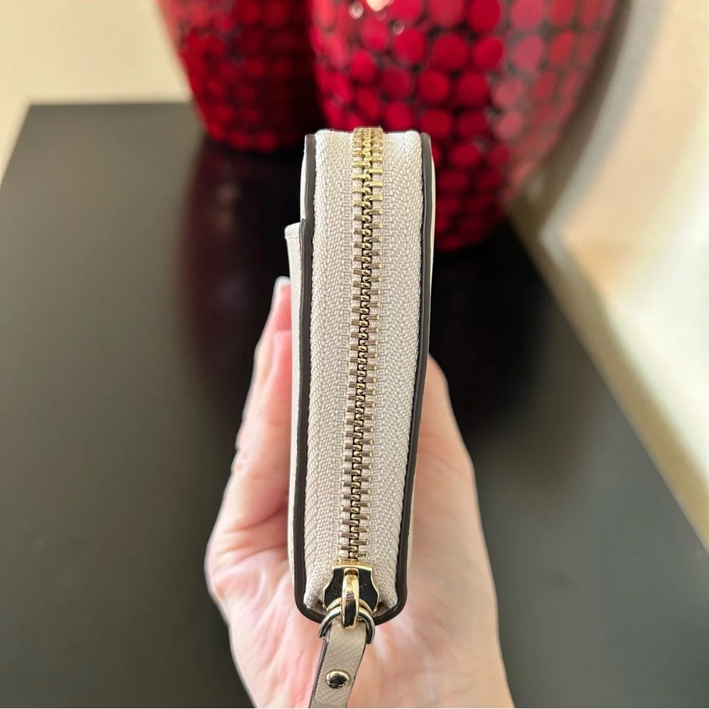 Kate Spade x Disney Minnie Mouse Lacy Continental Zip Wallet